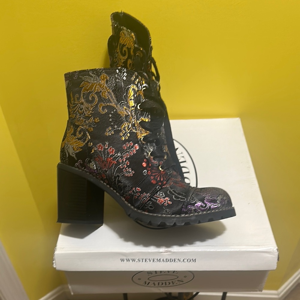 Steve Madden Black, Purple,and Gold Women's Boots